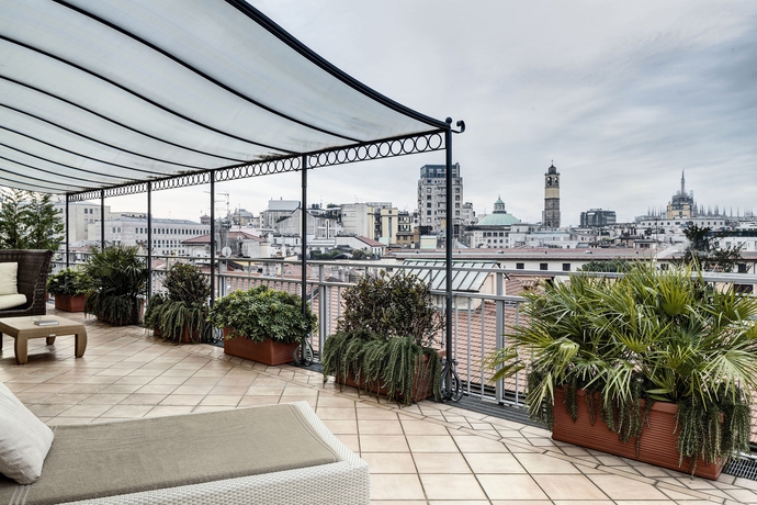 Imagen de los exteriores del Hotel Rocco Forte The Carlton. Foto 9