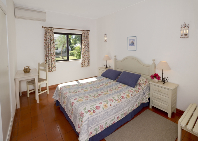 Imagen de la habitación del Hotel Rocha Brava Village Resort. Foto 4