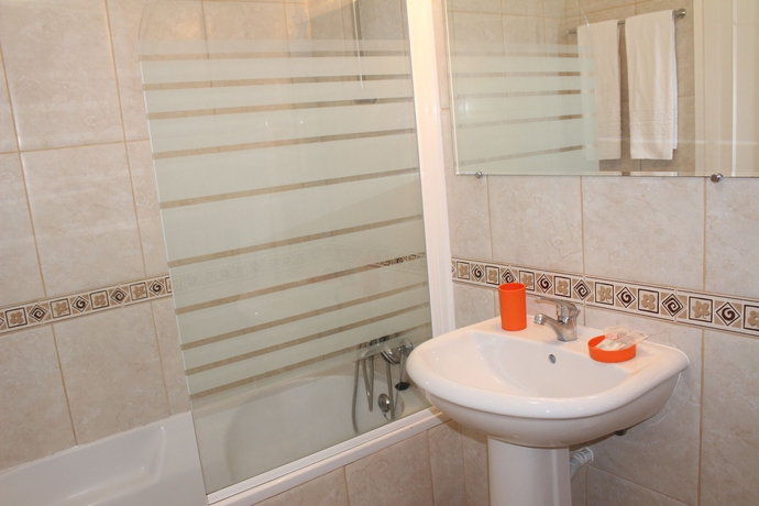 Imagen de la habitación del Hotel Rocha Brava Village Resort. Foto 5