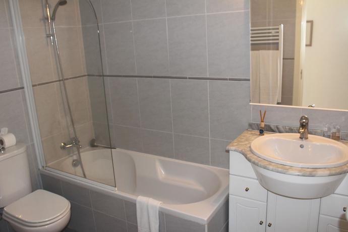 Imagen de la habitación del Hotel Rocha Brava Village Resort. Foto 6