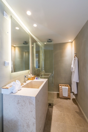 Imagen de la habitación del Hotel Rochari. Foto 3