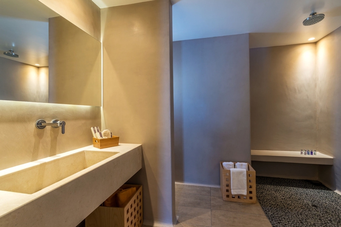 Imagen de la habitación del Hotel Rochari. Foto 10