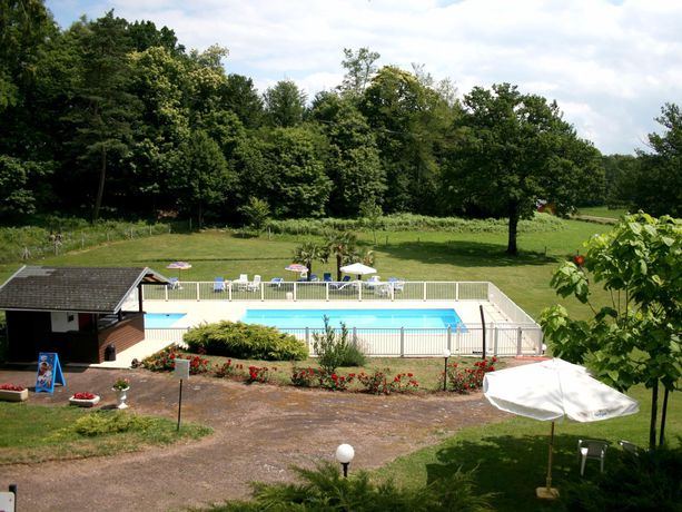 Imagen de la piscina del Hotel Roche De Vic. Foto 16