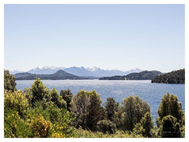 Imagen de los exteriores del Hotel Rochester Bariloche. Foto 7