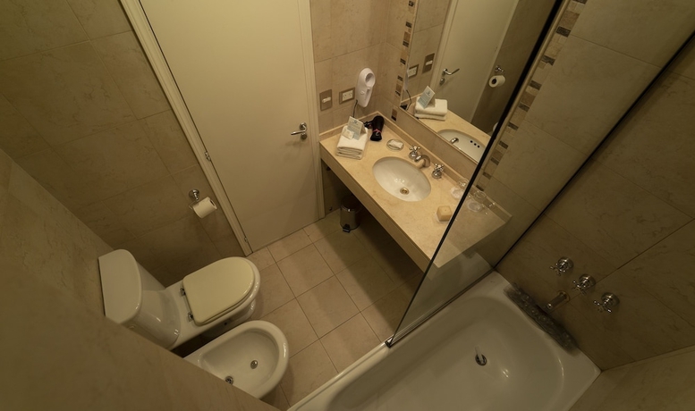 Imagen de la habitación del Hotel Rochester Calafate. Foto 8