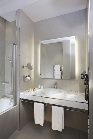 Imagen de la habitación del Hotel Rochester Champs Elysées. Foto 6