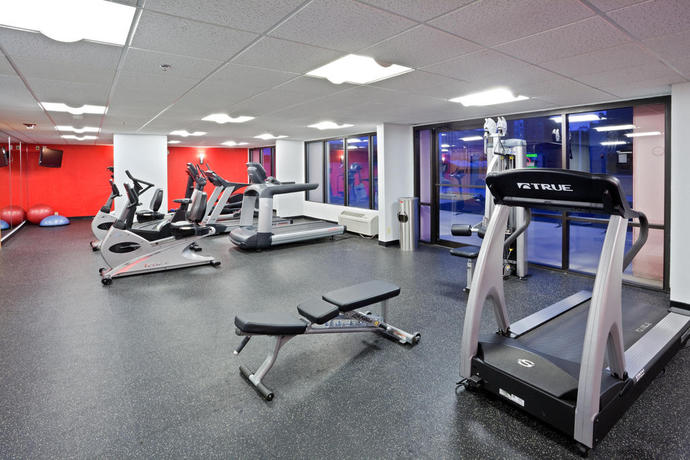 Imagen de los interiores del Hotel Rochester Riverside. Foto 8