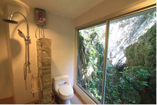 Imagen de la habitación del Hotel Rock And Tree House Resort. Foto 3