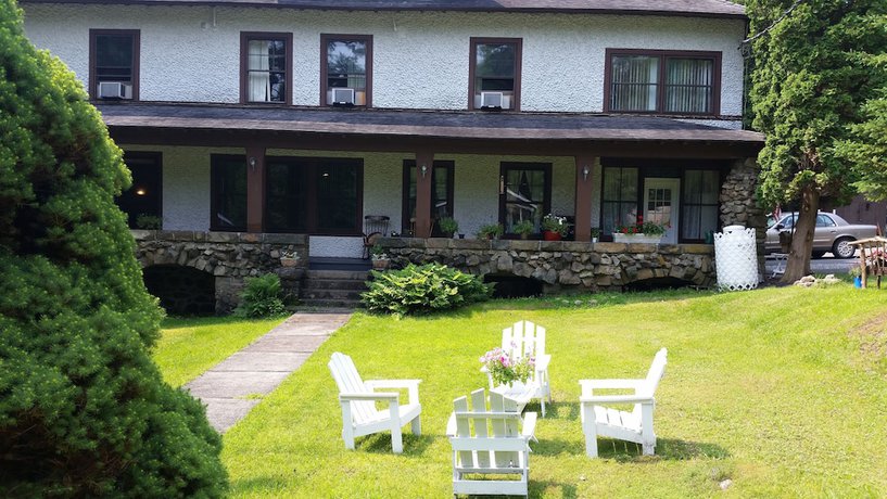 Imagen de los exteriores del Hotel Rock Castle Resort. Foto 15