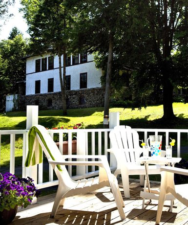 Imagen de los exteriores del Hotel Rock Castle Resort. Foto 16