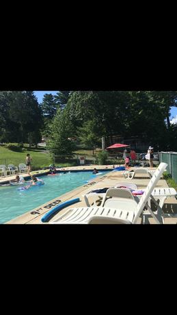 Imagen de la piscina del Hotel Rock Castle Resort. Foto 20