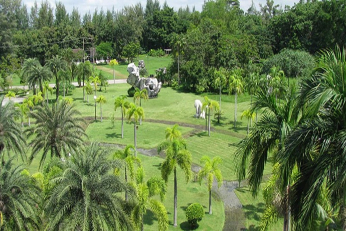 Imagen de los exteriores del Hotel Rock Garden Beach Resort. Foto 10