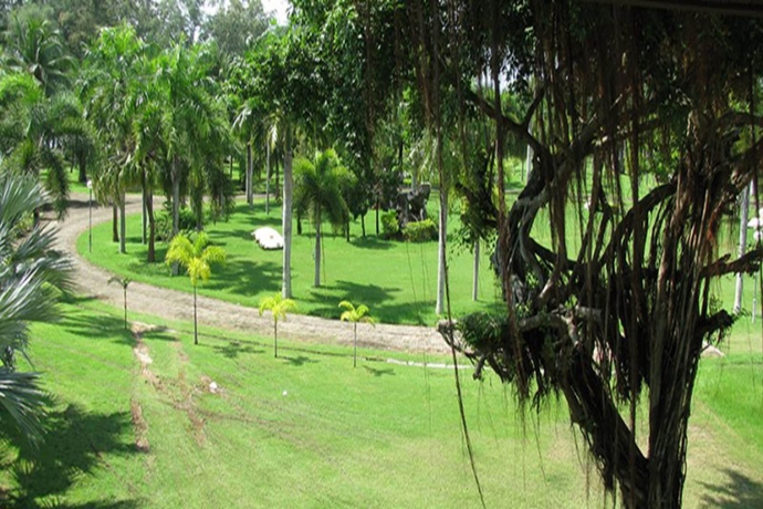 Imagen de los exteriores del Hotel Rock Garden Beach Resort. Foto 11
