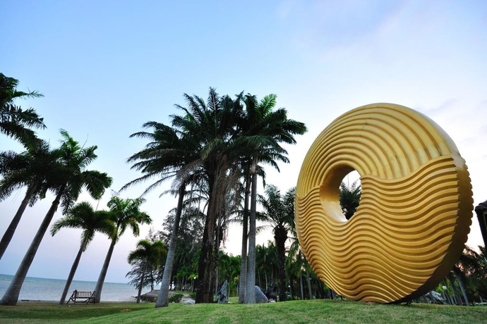 Imagen de los exteriores del Hotel Rock Garden Beach Resort. Foto 14
