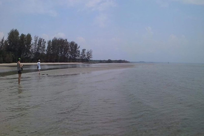 Imagen de los exteriores del Hotel Rock Garden Beach Resort. Foto 17