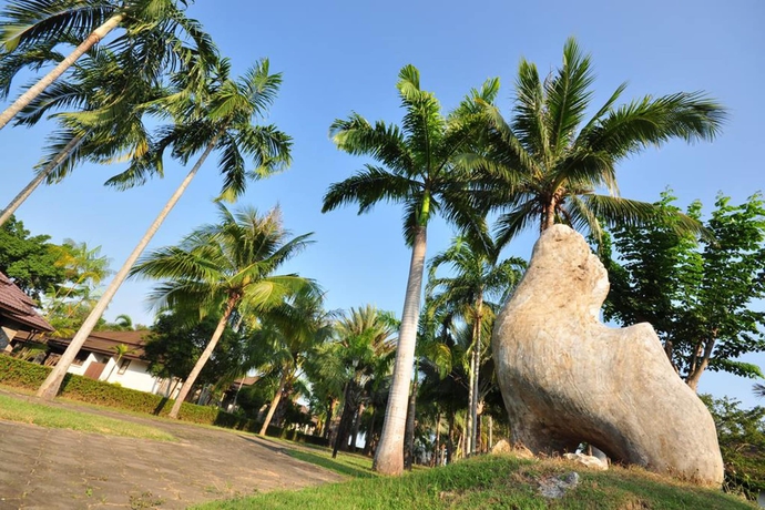 Imagen de los exteriores del Hotel Rock Garden Beach Resort. Foto 19