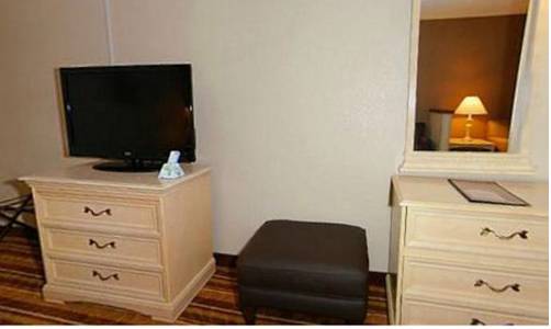 Imagen de la habitación del Hotel Rock Island Inn and Suites Marshalltown. Foto 12