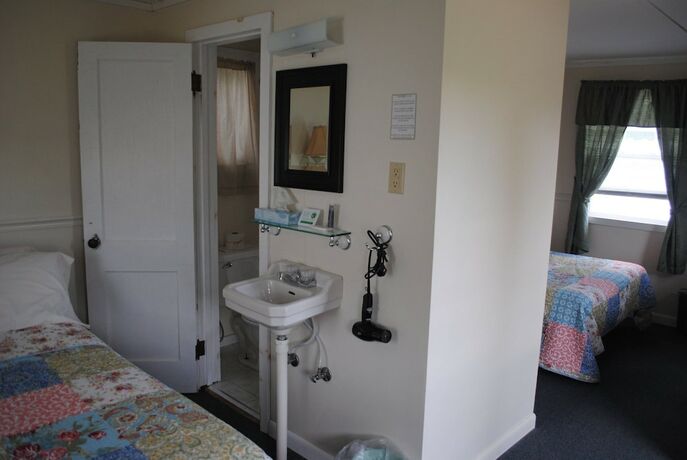 Imagen de la habitación del Hotel Rock Ledge Motel. Foto 14