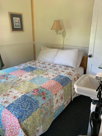 Imagen de la habitación del Hotel Rock Ledge Motel. Foto 16