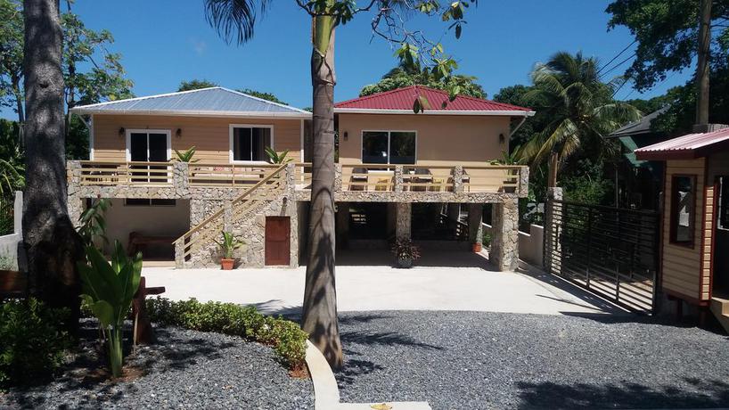 Imagen general del Hotel Rock Point Villas Vacations Rentals Sandy Bay, Roatan, Honduras.c.a. Foto 1