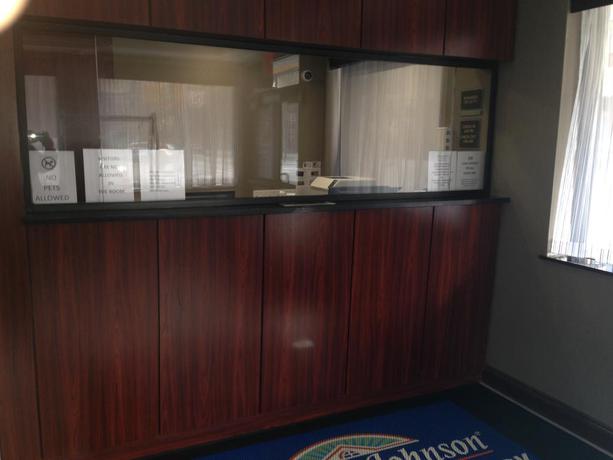 Imagen de los interiores del Hotel Rockaway Brooklyn. Foto 4