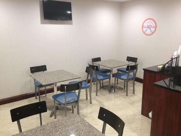 Imagen de los interiores del Hotel Rockaway Brooklyn. Foto 5