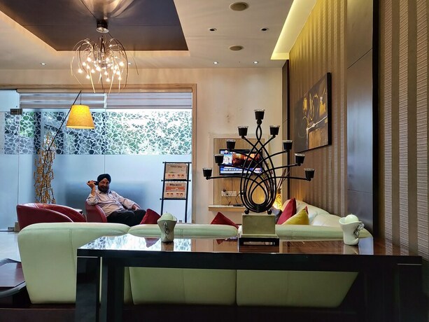Imagen del bar/restaurante del Hotel Rockland, JAIPUR. Foto 19