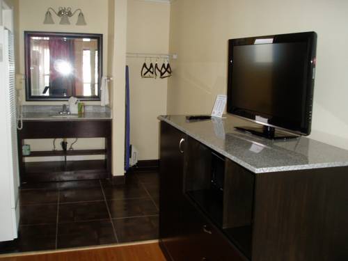 Imagen de la habitación del Hotel Rockview Inn and Suites. Foto 8