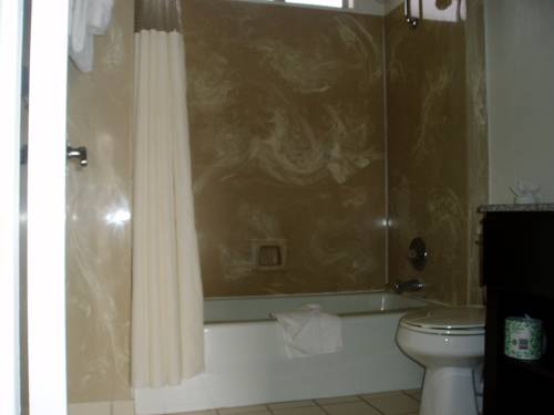 Imagen de la habitación del Hotel Rockview Inn and Suites. Foto 9