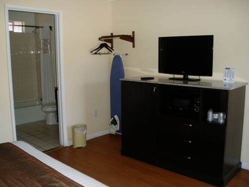 Imagen de la habitación del Hotel Rockview Inn and Suites. Foto 10
