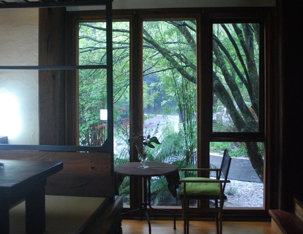 Imagen de los interiores del Hotel Rocky Creek Art Garden Bandb. Foto 19