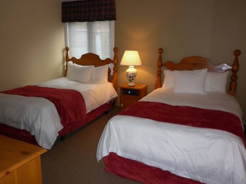 Imagen de la habitación del Hotel Rocky Crest Golf Resort. Foto 7