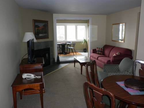 Imagen de la habitación del Hotel Rocky Crest Golf Resort. Foto 9