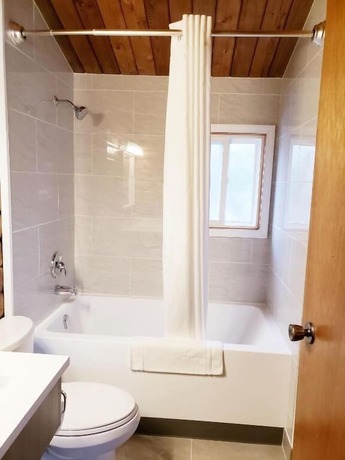 Imagen general del Hotel Rocky Inn, Valemount. Foto 3
