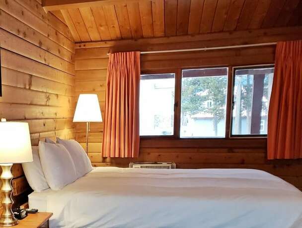 Imagen general del Hotel Rocky Inn, Valemount. Foto 12