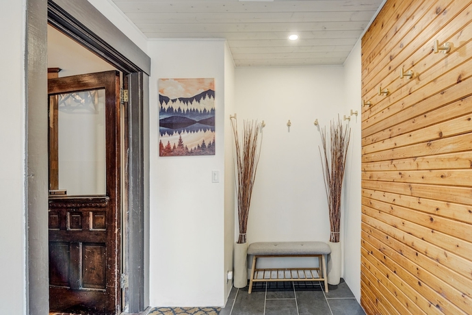 Imagen de los interiores del Hotel Rocky Mountain House - Sleeps 23. Foto 14