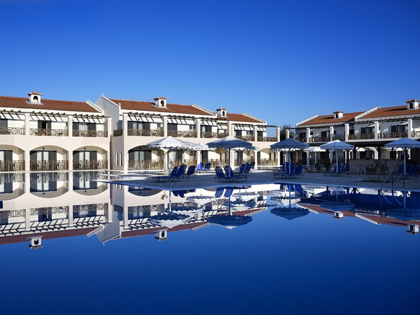 Imagen de la piscina del Hotel Roda Beach Resort and Spa All-inclusive. Foto 25