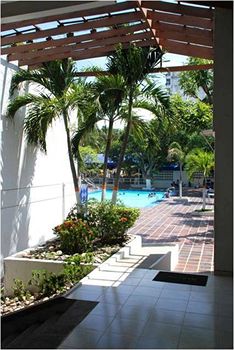 Imagen de la piscina del Hotel Rodadero Beach. Foto 14