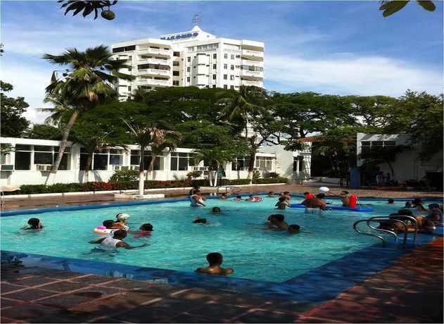 Imagen de la piscina del Hotel Rodadero Beach. Foto 16