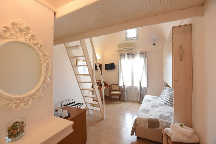 Imagen de la habitación del Hotel Rodakas. Foto 14