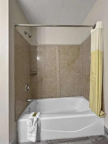 Imagen de la habitación del Hotel Rodeo Lodge. Foto 5