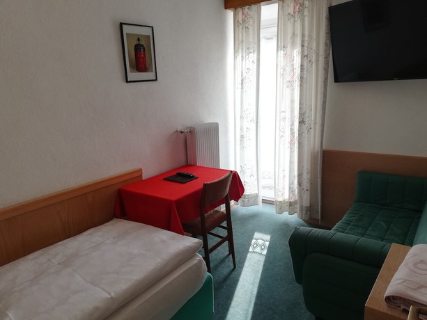 Imagen de la habitación del Hotel Rodes. Foto 17