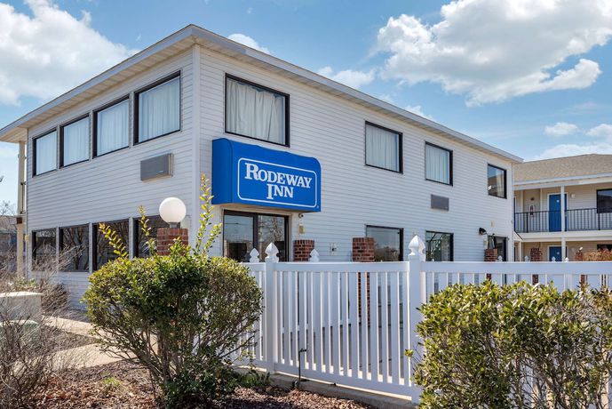 Imagen general del Hotel Rodeway Inn And Suites, Camelot Mobile Home Park. Foto 1