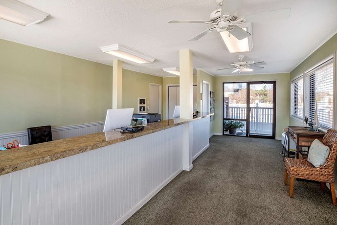 Imagen de los interiores del Hotel Rodeway Inn And Suites, Camelot Mobile Home Park. Foto 18