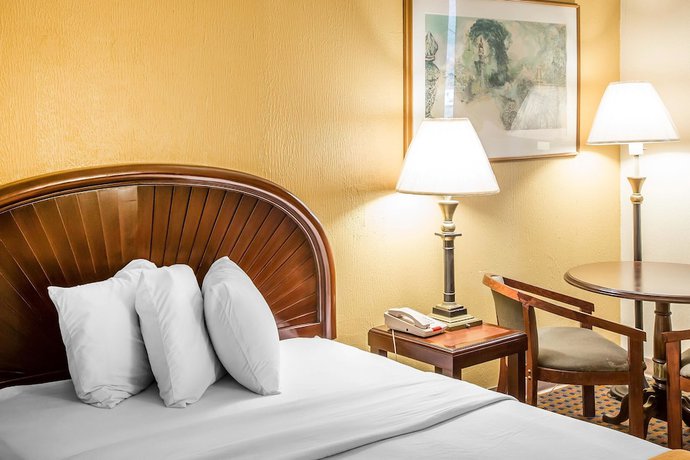 Imagen de la habitación del Hotel Rodeway Inn And Suites, Carrollton. Foto 7