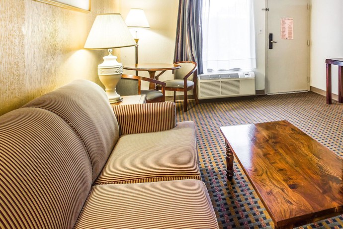 Imagen de la habitación del Hotel Rodeway Inn And Suites, Carrollton. Foto 14