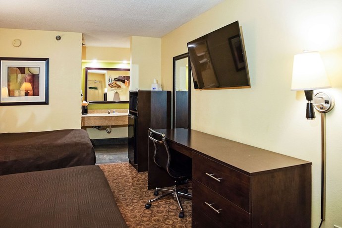 Imagen de la habitación del Hotel Rodeway Inn And Suites, Clarksville. Foto 12