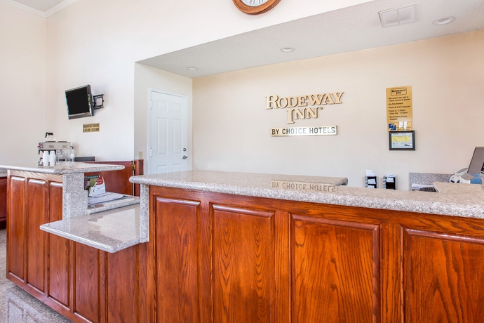 Imagen de los interiores del Hotel Rodeway Inn Artesia Cerritos. Foto 12