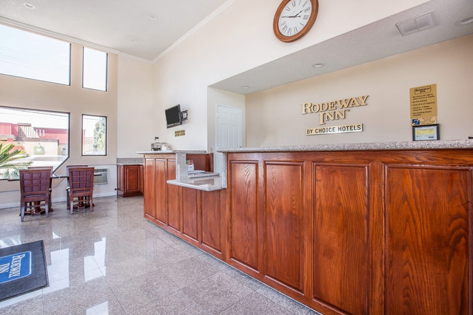 Imagen de los interiores del Hotel Rodeway Inn Artesia Cerritos. Foto 13