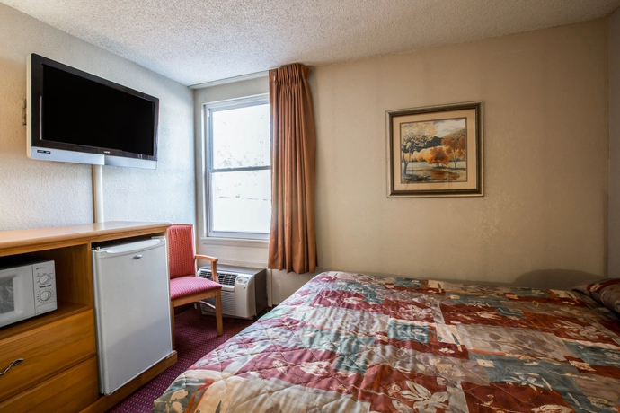 Imagen de los interiores del Hotel Rodeway Inn, Asheville. Foto 11